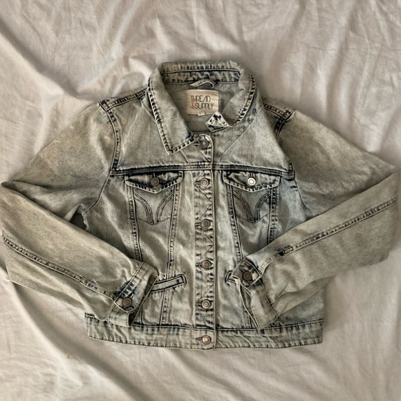 Thread & Supply Nordstroms Acid Washed Cropped Denim Jacket Size Large - Picture 1 of 3